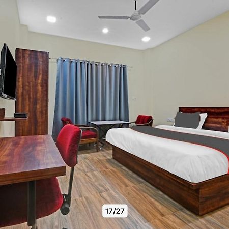 Hotel Manorama Inn Лакхнау Экстерьер фото