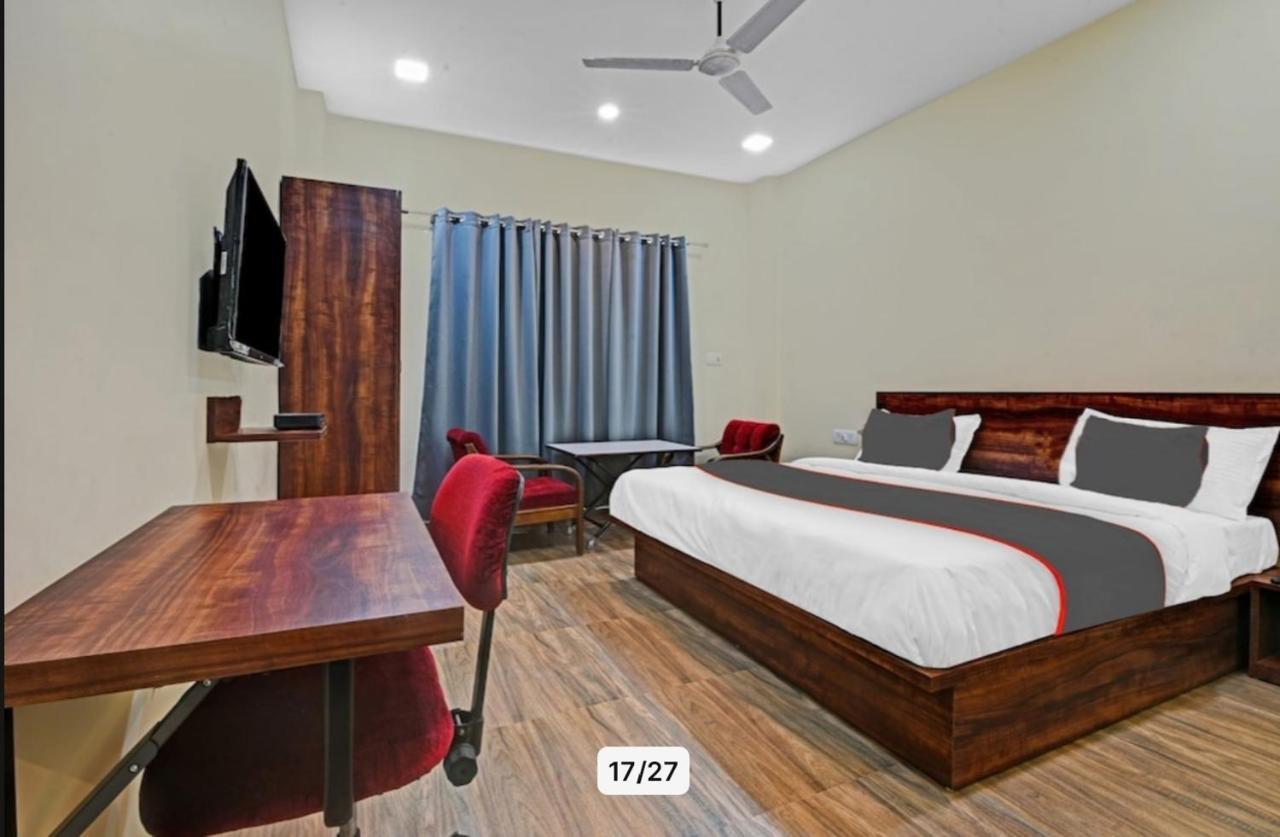 Hotel Manorama Inn Лакхнау Экстерьер фото